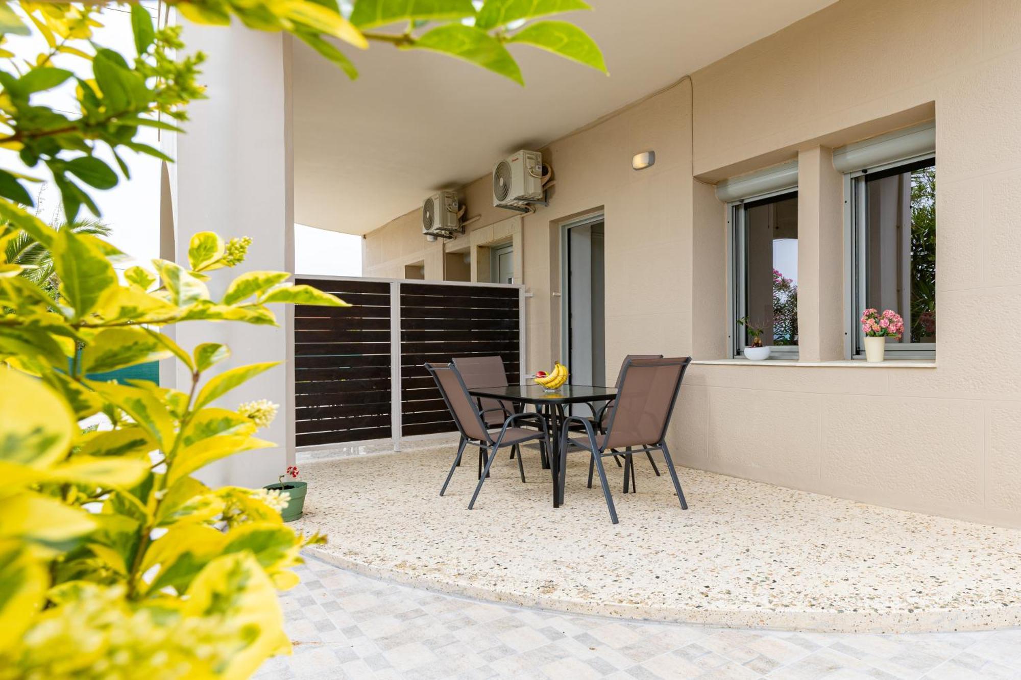 Golden Key Apartments Chrissi Akti Chania Exterior foto