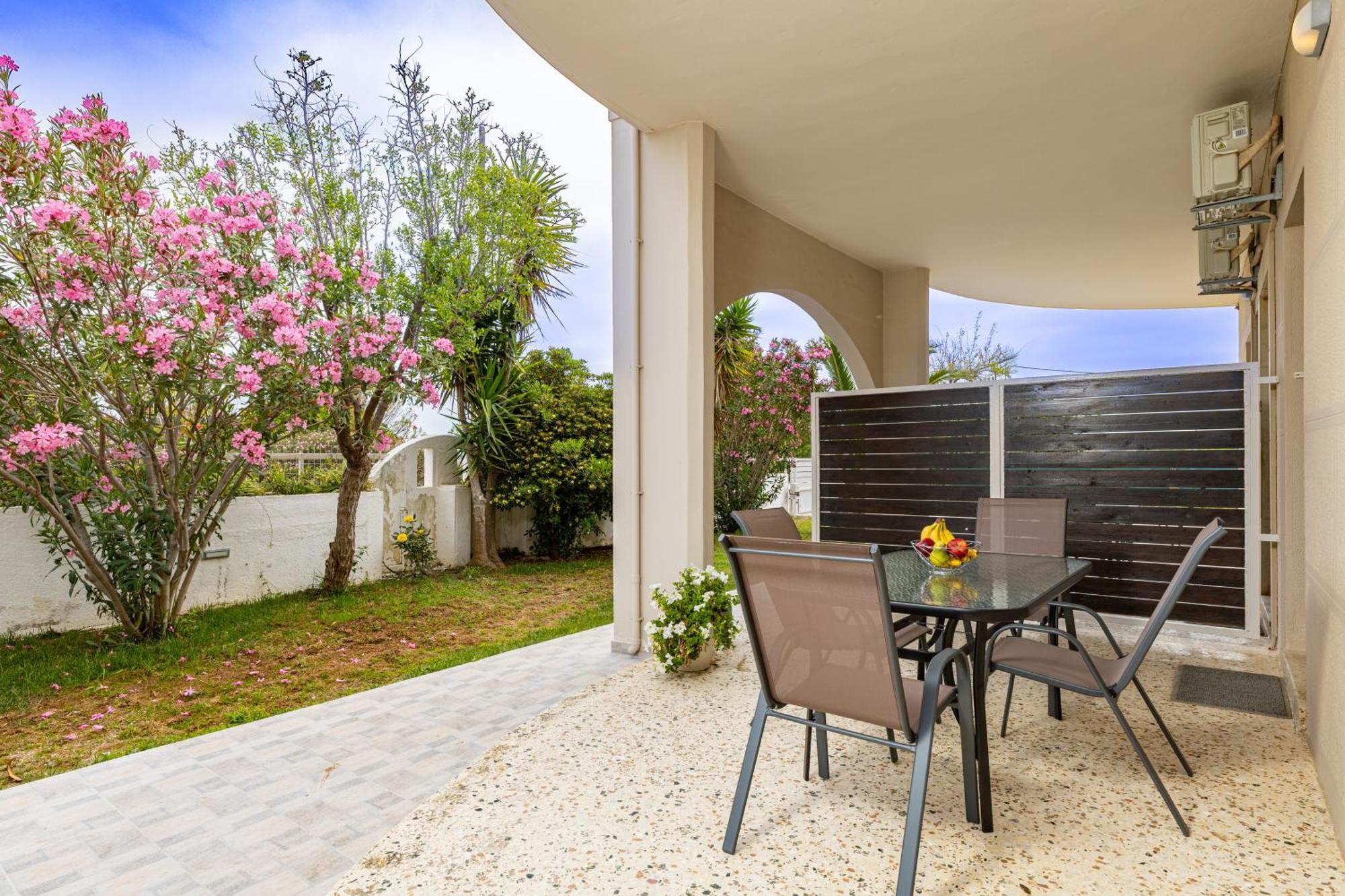 Golden Key Apartments Chrissi Akti Chania Exterior foto